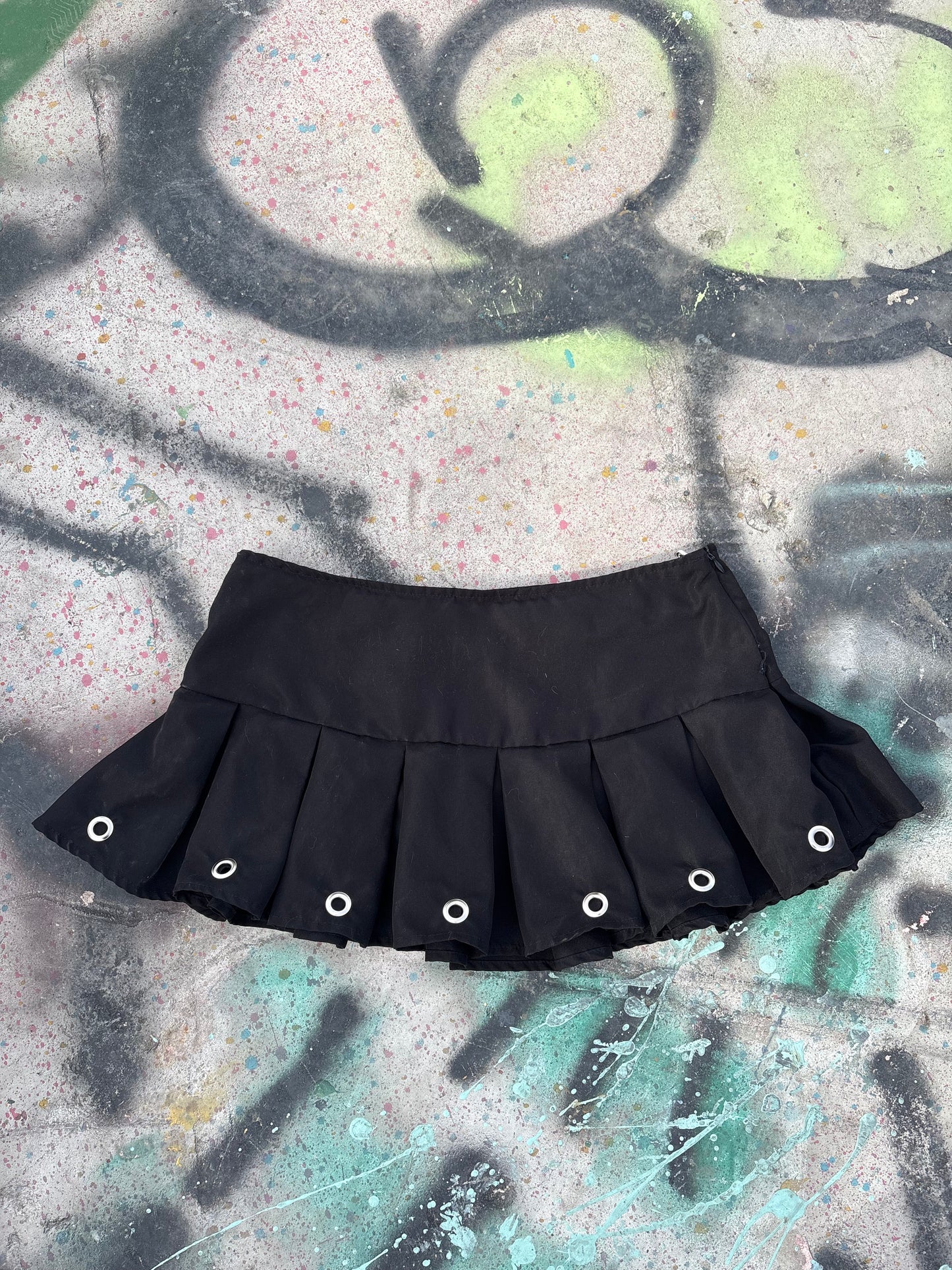 Killer Stitch 1/1 skirt waist 32”