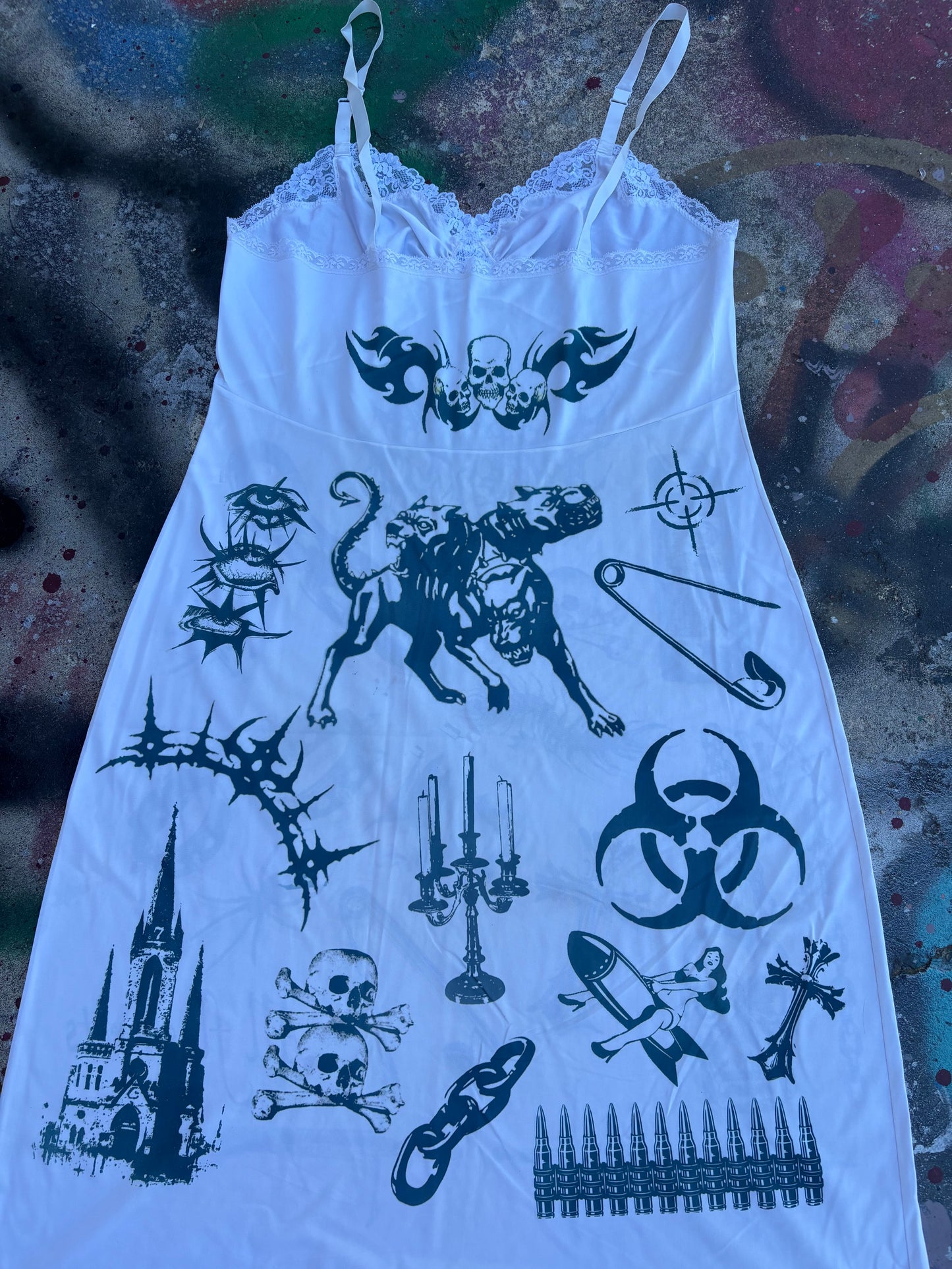 Killer Stitch 1/1 sheet graphic dress size M