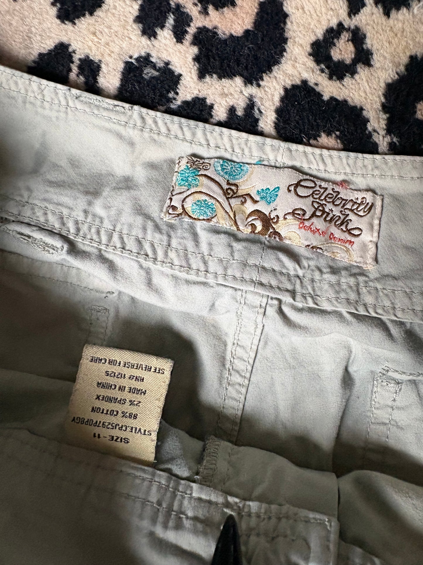 Low rise cargo pants size 11