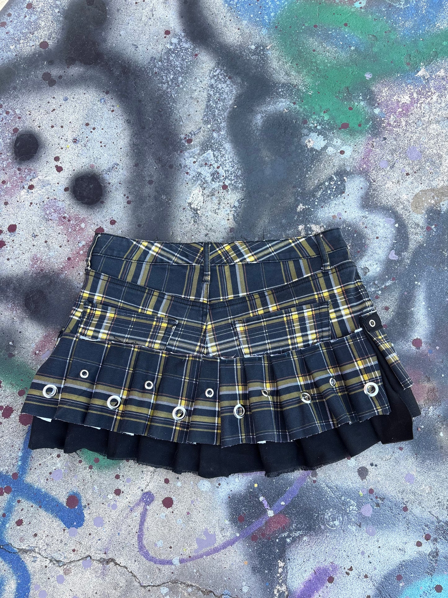 Killer Stitch 1/1 plaid pleated skirt waist 30 in, 13 inches long