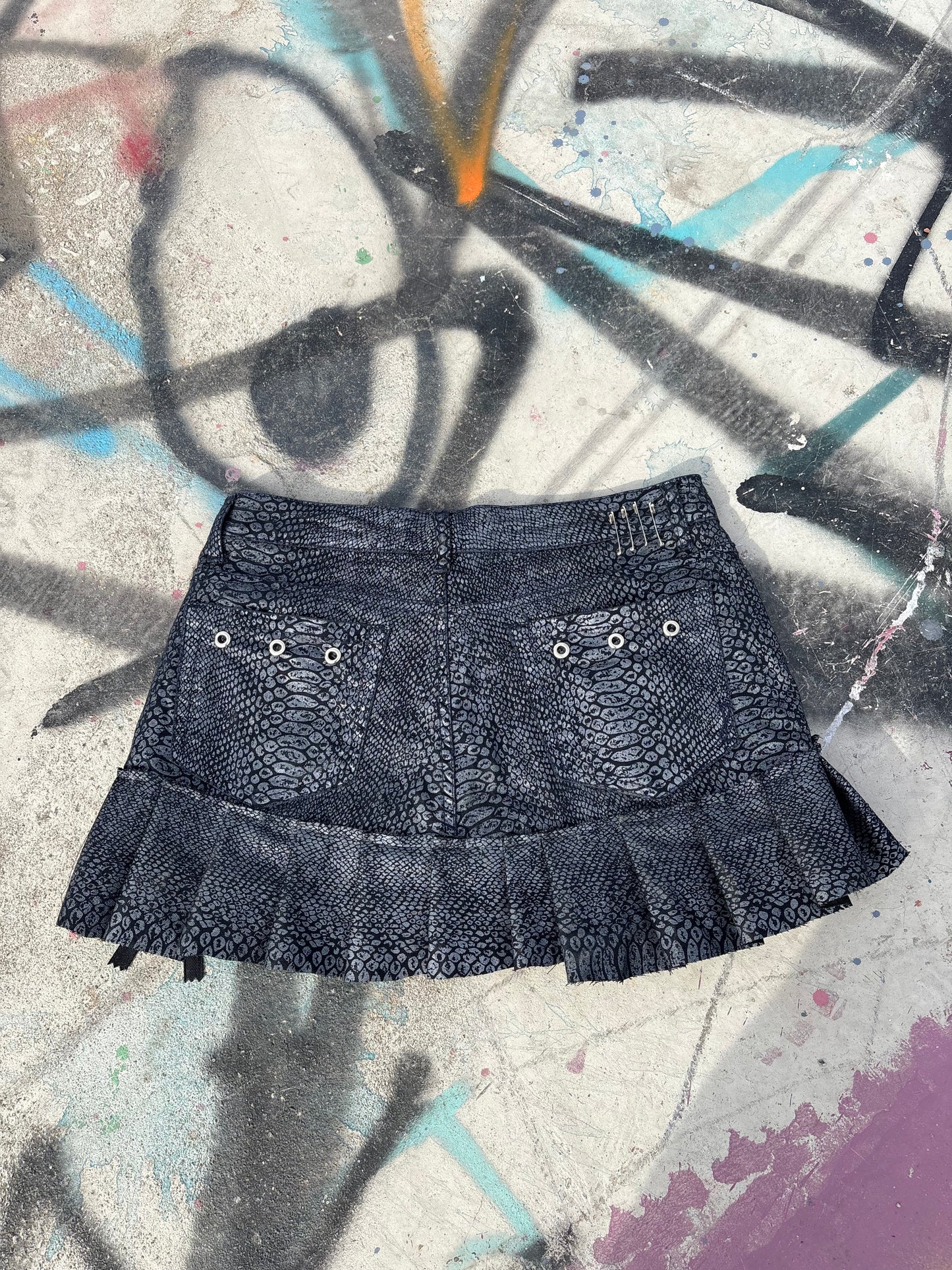 Killer stitch 1/1 skirt size 10, 31 inch waist