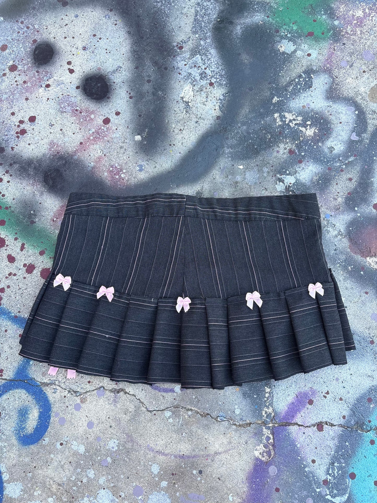 Killer Stitch 1/1 pleated skirt waist 34 inches, 13 inches long