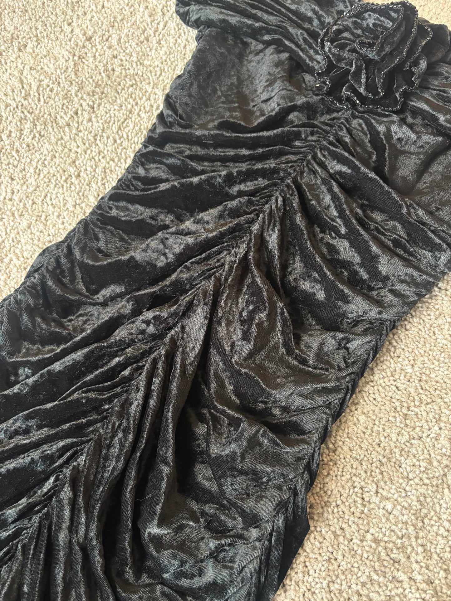 Crushed black velvet synched gothic dress size 6