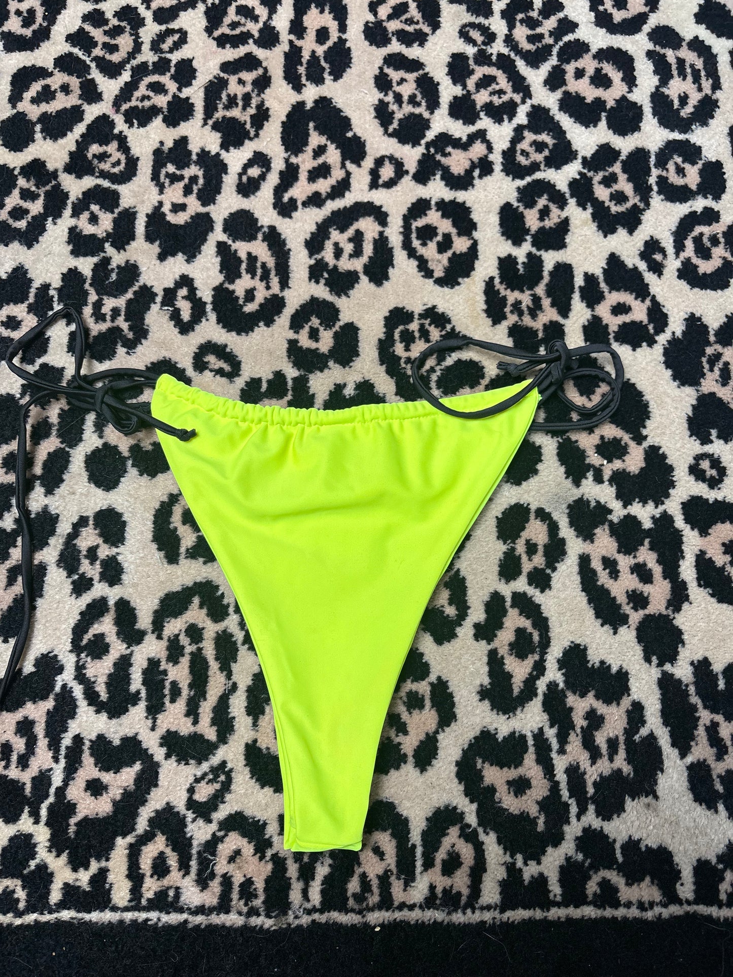 Killer Stitch 1/1 bikini set size Small