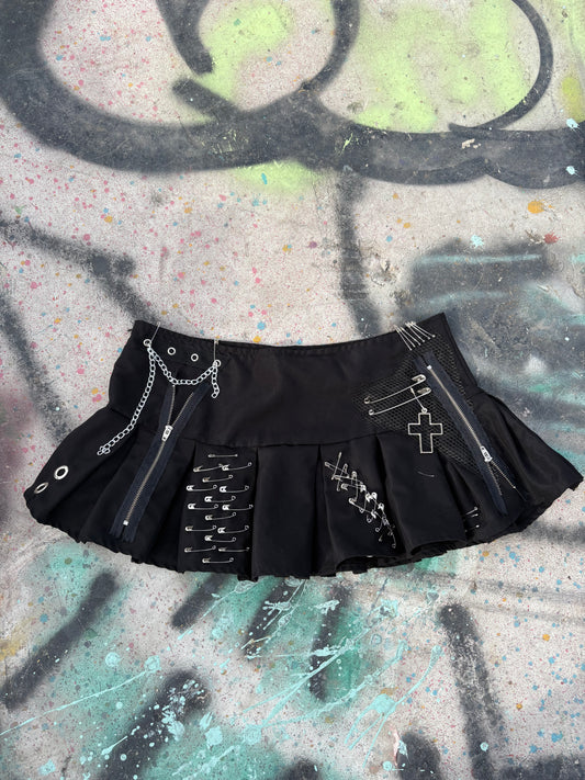 Killer Stitch 1/1 skirt waist 32”