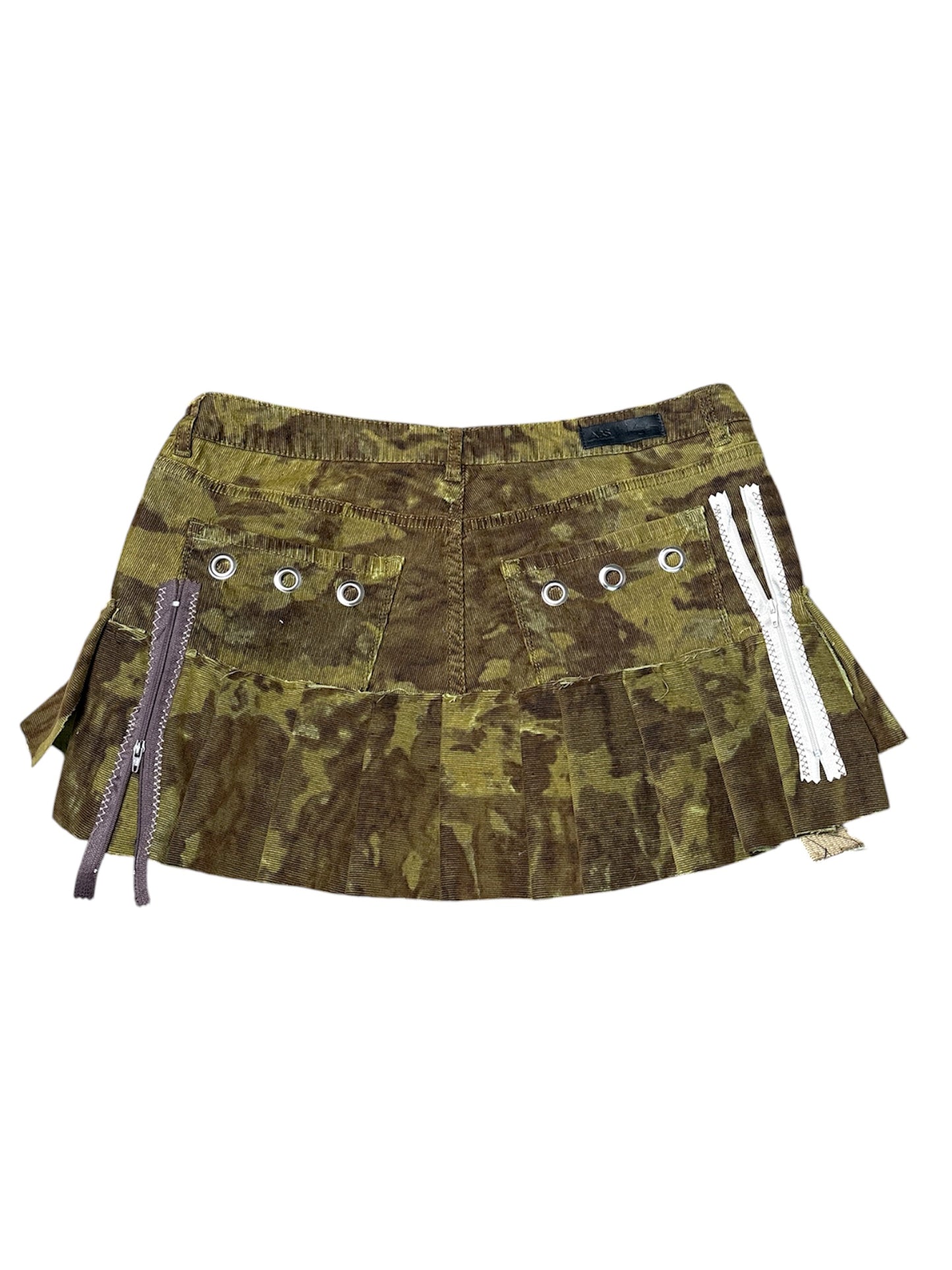 Killer Stitch 1/1 pleated skirt! Waist 34 in and Length 30 in