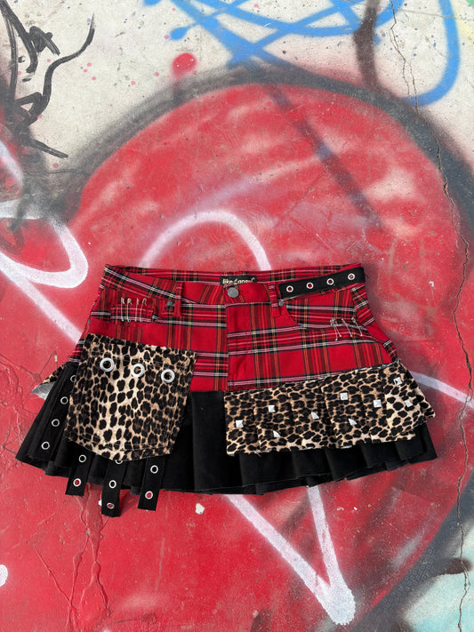 Killer Stitch 1/1 skirt size M, waist 31”