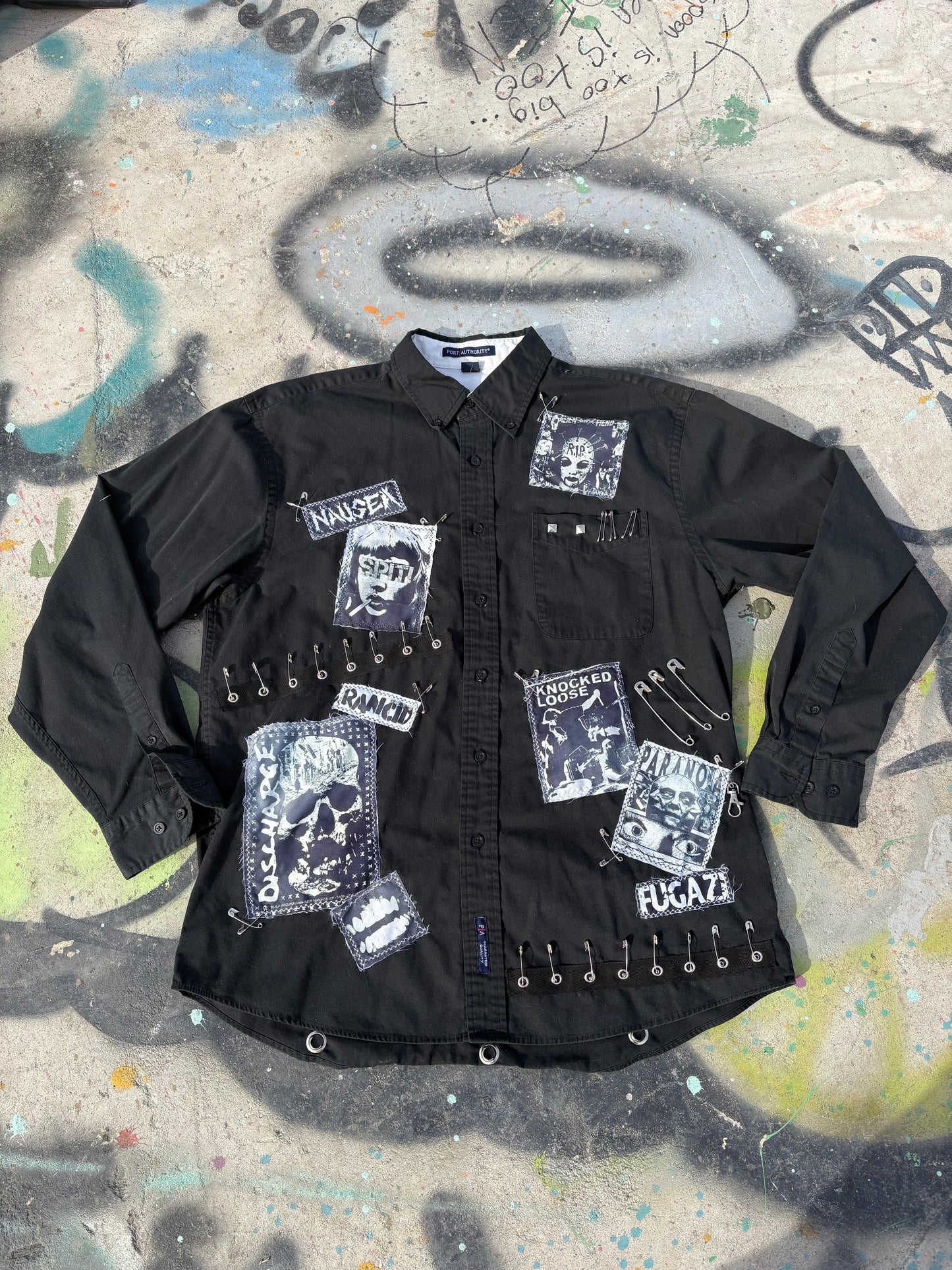 Killer Stitch 1/1 button down size L