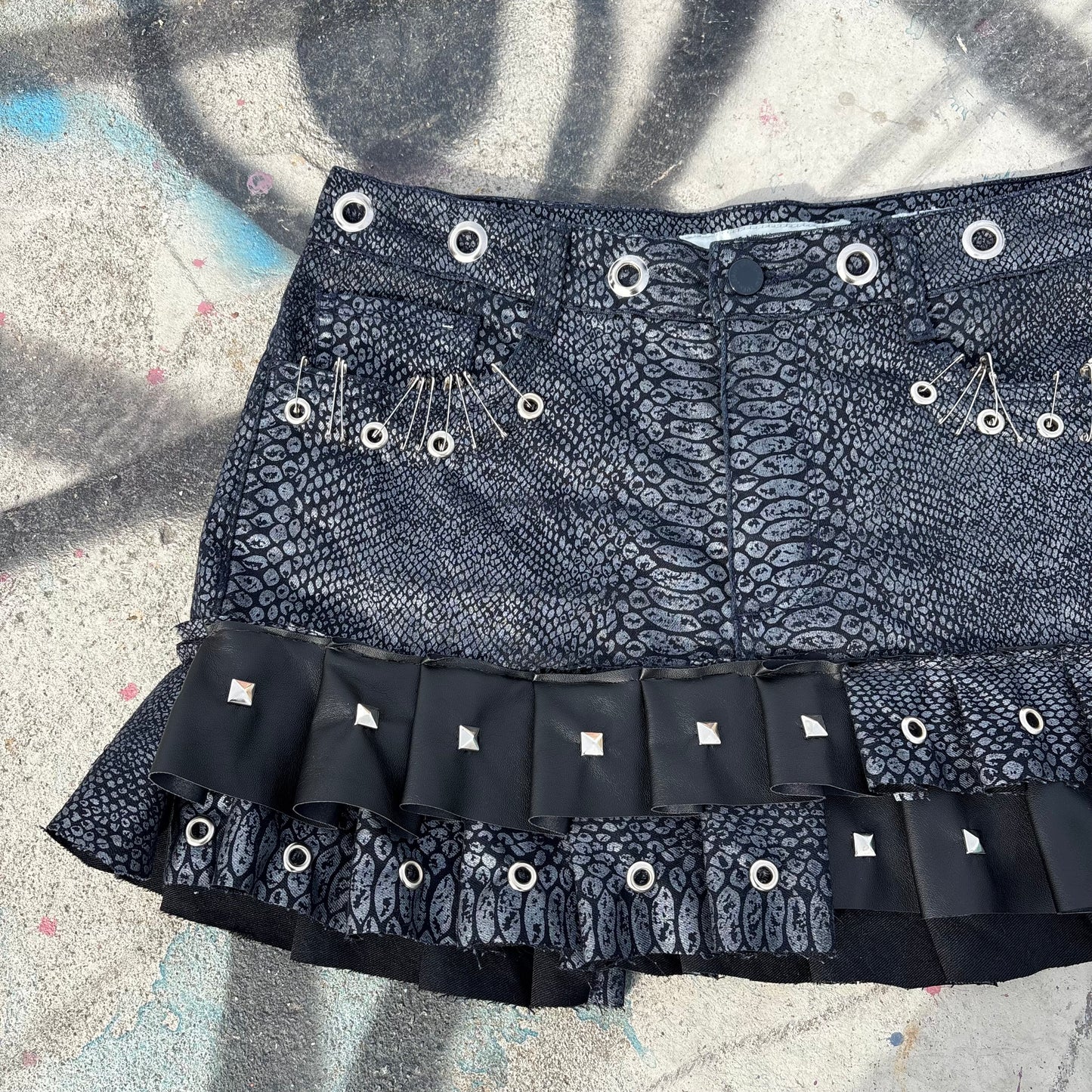 Killer stitch 1/1 skirt size 10, 31 inch waist