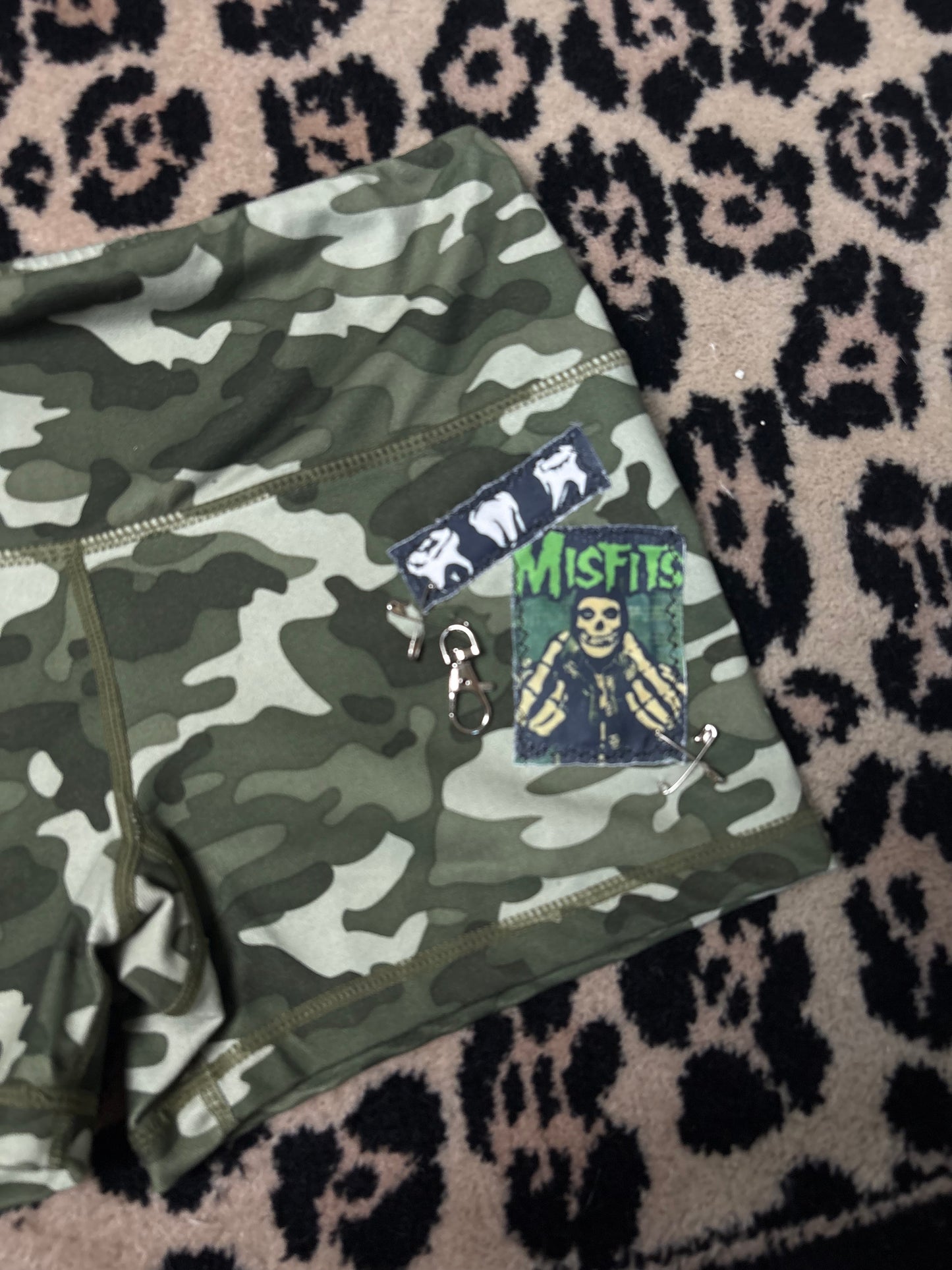 Killer Stitch 1/1 camo athletic shorts size S