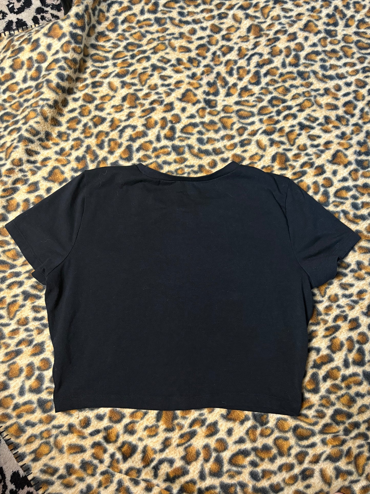 Killer Stitch 1/1 cross crop top size M