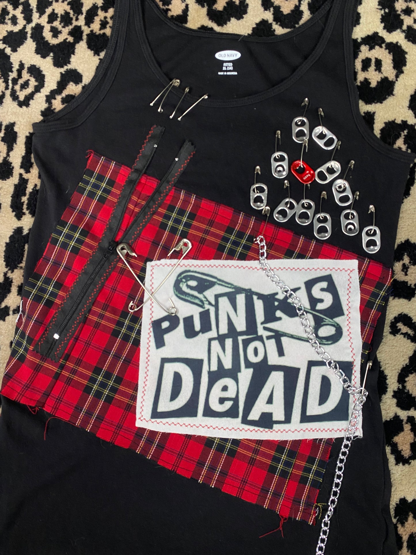 Punks Not Dead Tank size XL