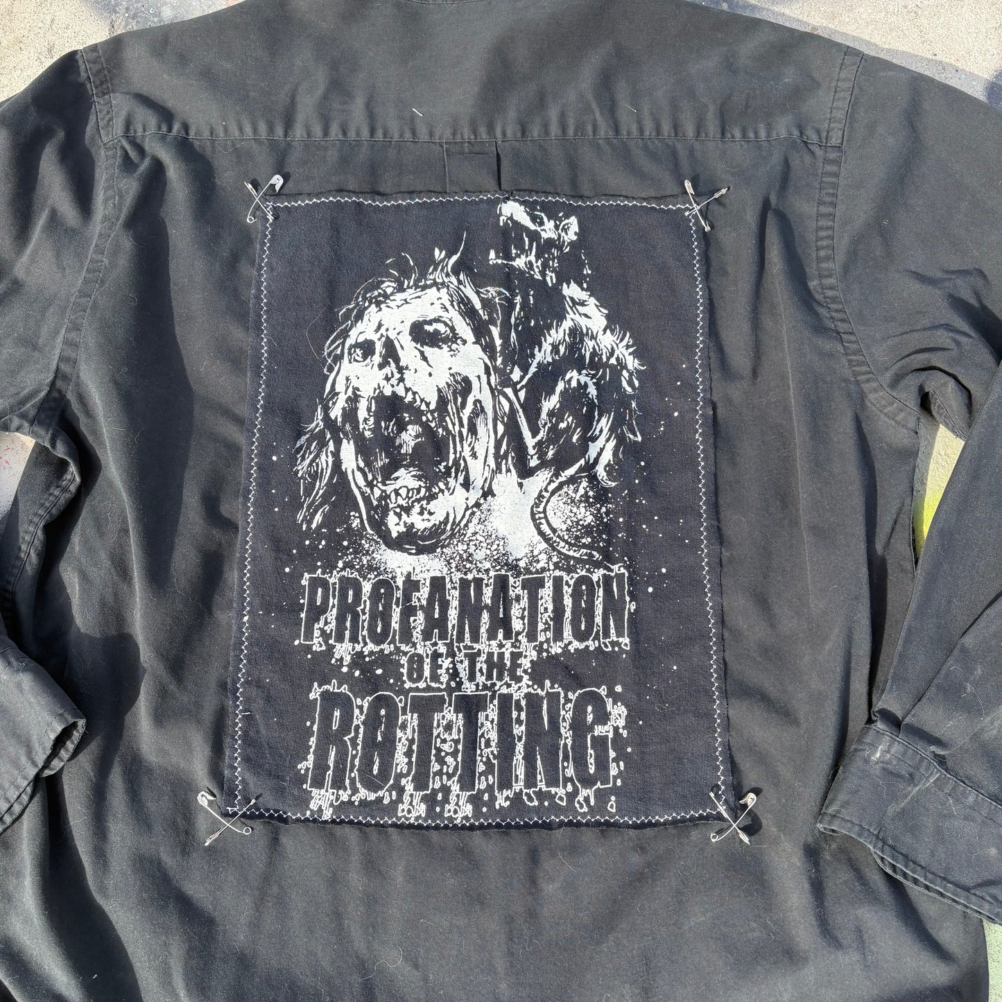 Killer Stitch 1/1 button down size L