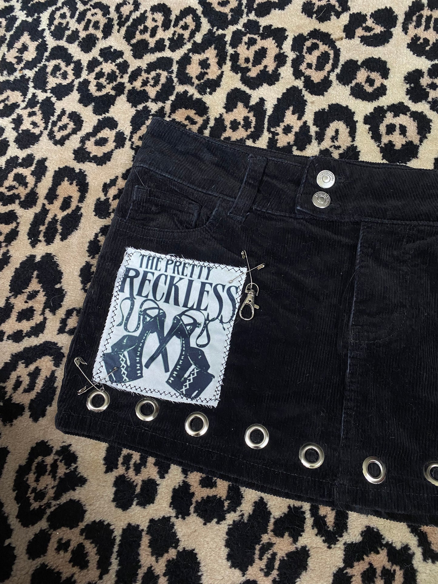 Killer Stitch 1/1 corduroy skirt size 10