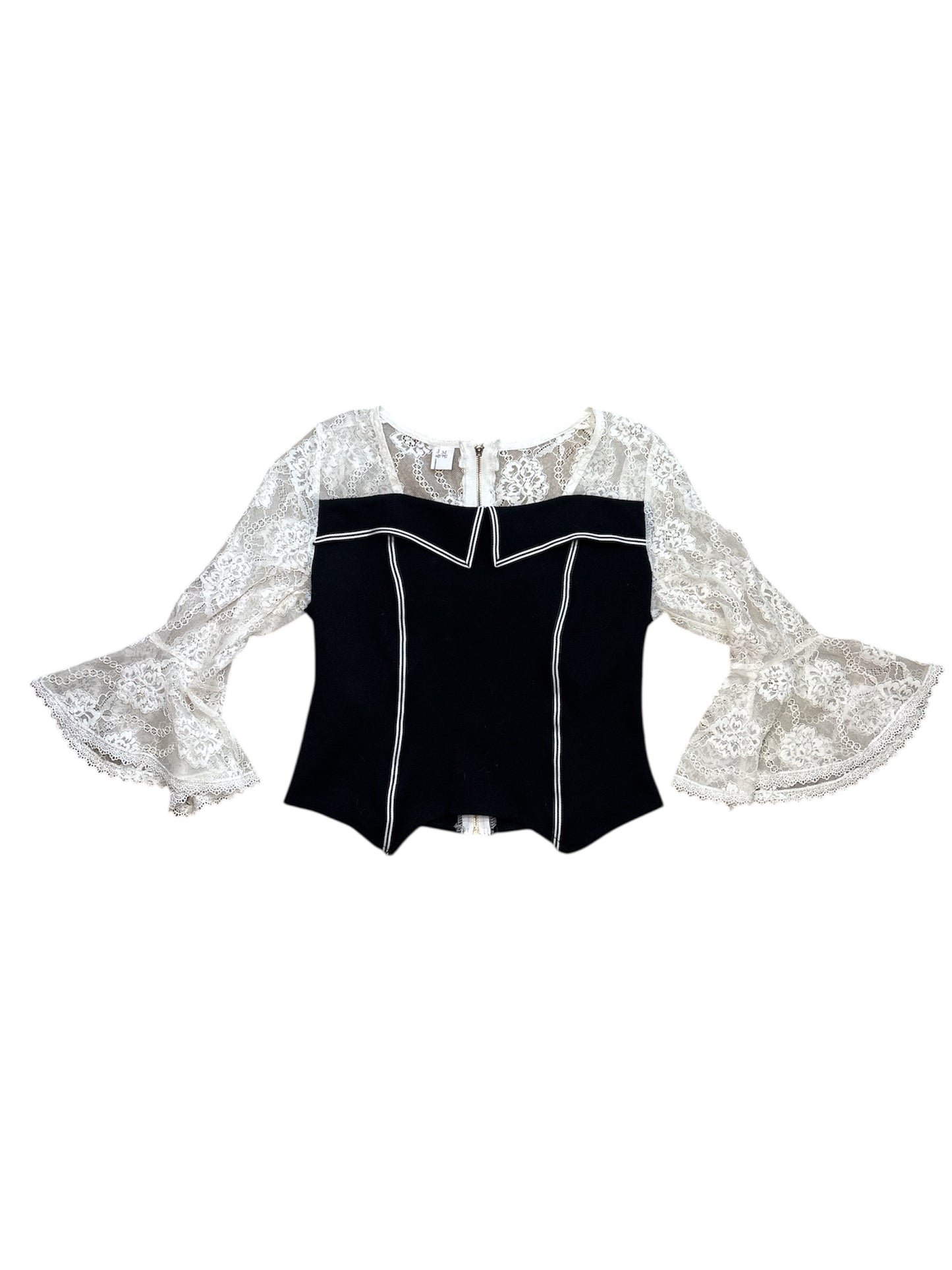 Lace 3/4 sleeve top size M