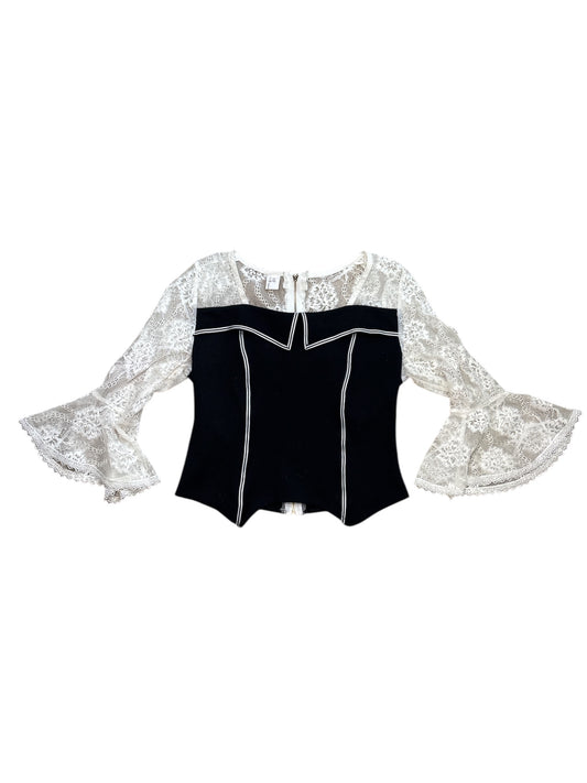 Lace 3/4 sleeve top size M