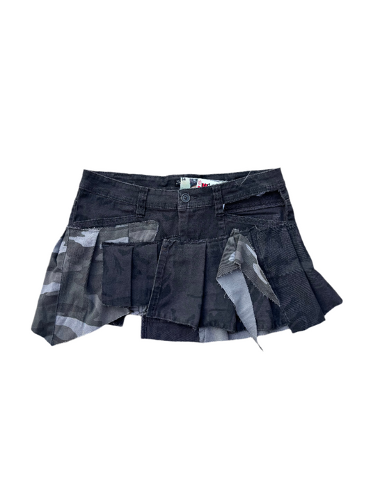 Eternal Bella 1 of 1 pleated camo mini skirt size 10