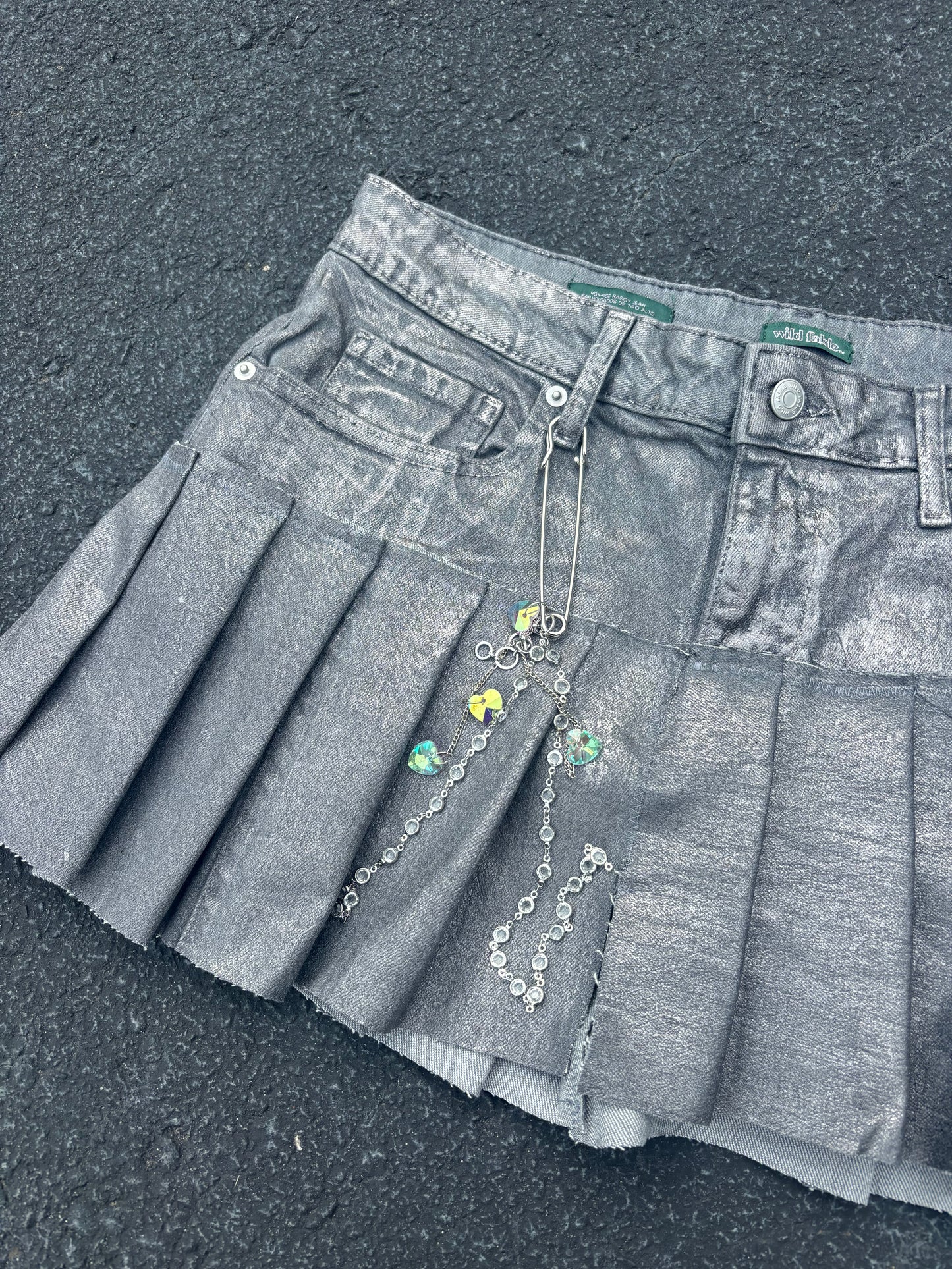 Eternal Bella 1 of 1 metallic pleated skirt with removable charm size 12